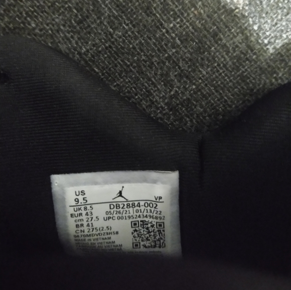 Jordans Stay Loyal - Picture 5 of 5